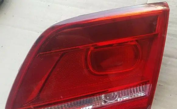 Volkswagen PASSAT B7 Tailgate rear/tail lights 3AE945094D