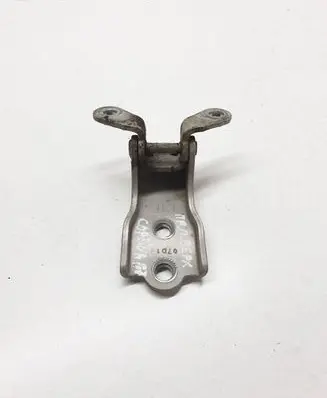 Chevrolet Captiva Front door upper hinge