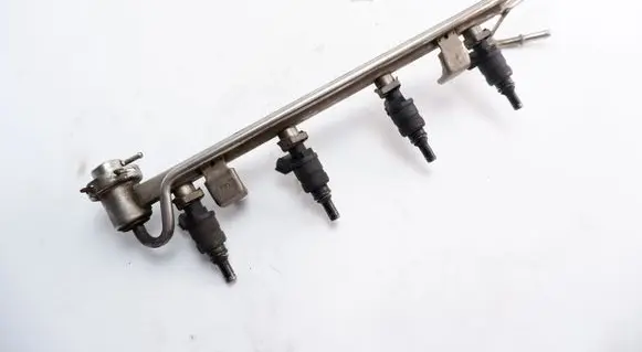 Seat Leon (1M) Fuel injector supply line/pipe 