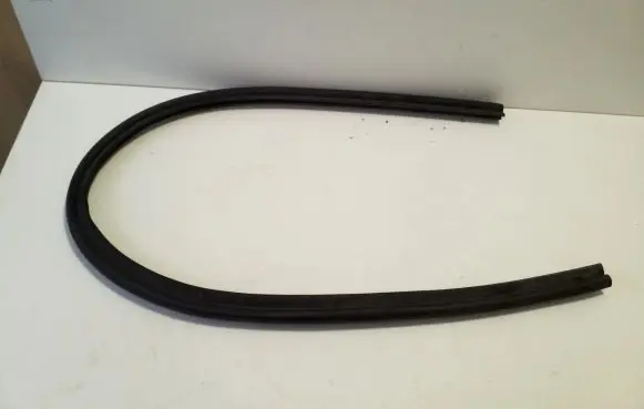 Volkswagen Amarok Engine compartment rubber 