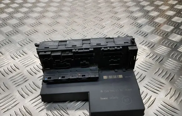 Mercedes-Benz E W210 Fuse module 0225455332