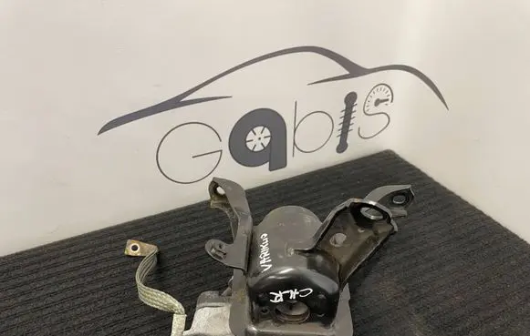 Toyota C-HR I Engine mount bracket