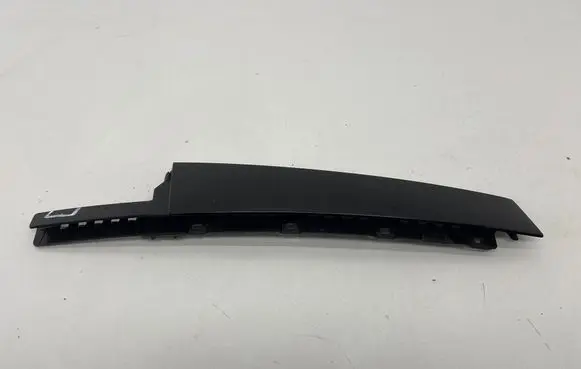 BMW i5 G60 (D)pillar trim (top) 186675 18667510 5A058C5