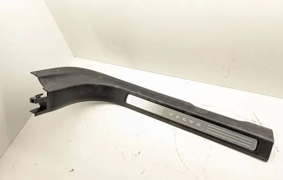 Volvo S90, V90 Front sill trim cover 39838861
