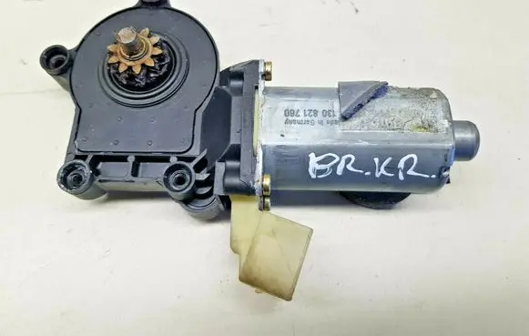 Volvo XC90 Front door window regulator motor 0130821760