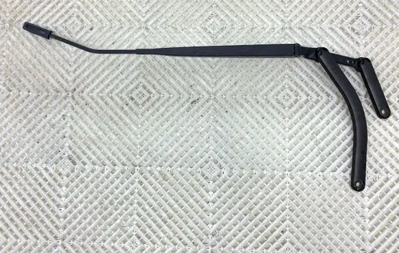 Front wiper blade arm