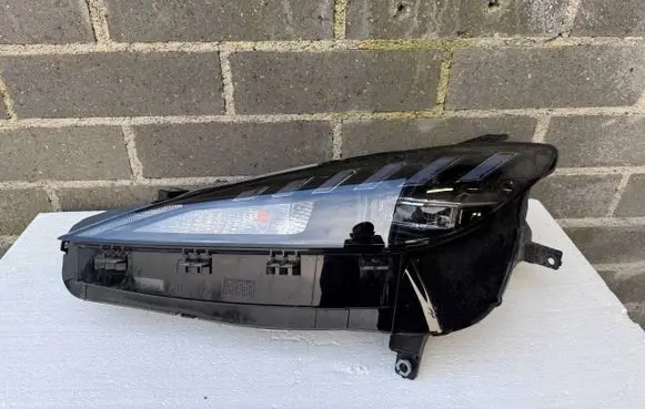 MG MG4 ev Headlight/headlamp 10040179
