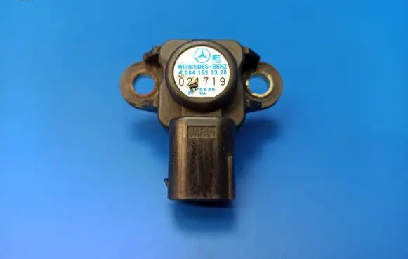 Mercedes-Benz E W211 Air pressure sensor A0041533328