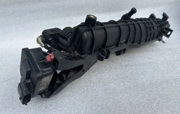 Hyundai i40 Intake manifold 283202A410 14A270262