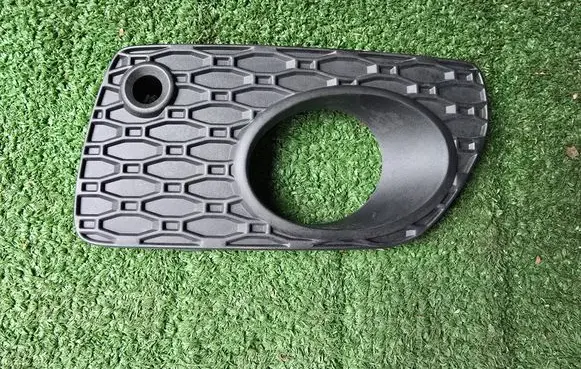 Volvo XC70 Front grill 30744522 76322182