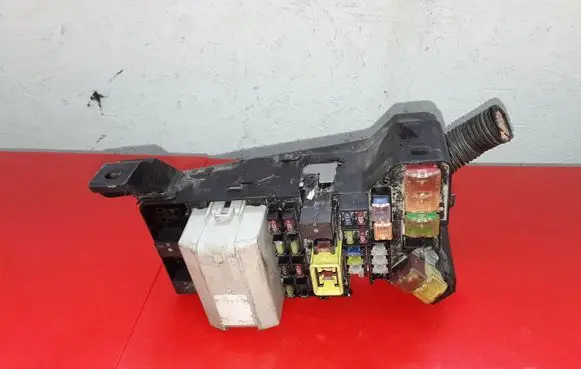 Mitsubishi Pajero Fuse module NOCODE