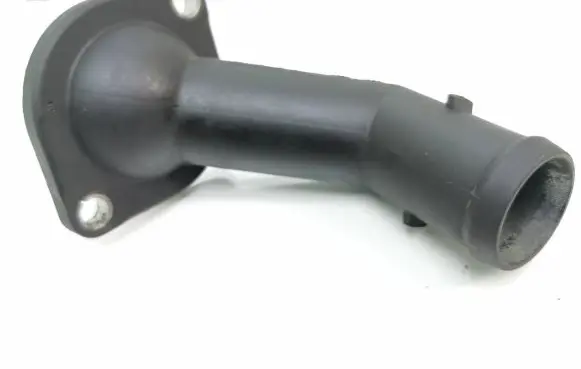 Volkswagen Golf Plus Engine coolant pipe/hose 06A121121C 038121121D