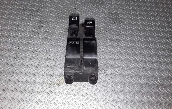 Nissan Almera N16 Electric window control switch