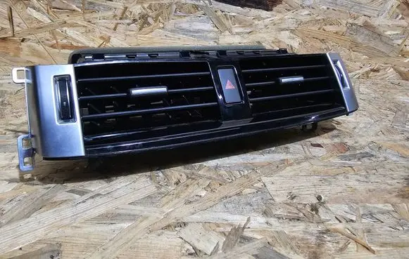 Land Rover Range Rover Sport L494 Dash center air vent grill DK62-01820-AA