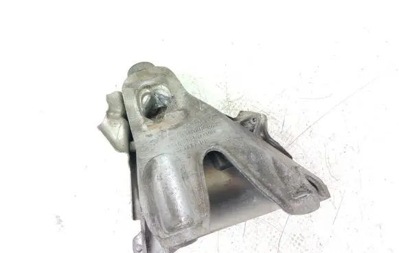 BMW X5 F15 Engine mounting bracket 6864614