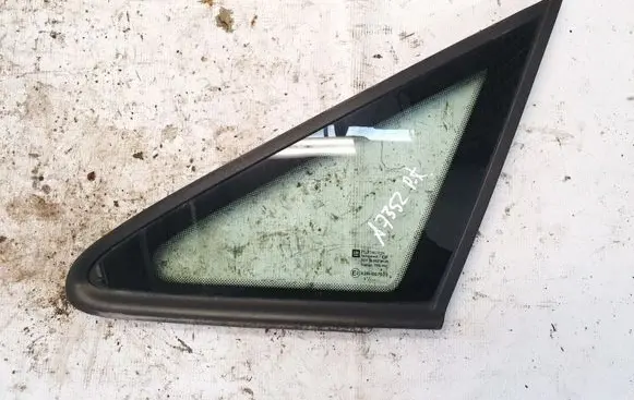 Opel Zafira A Front triangle window/glass 