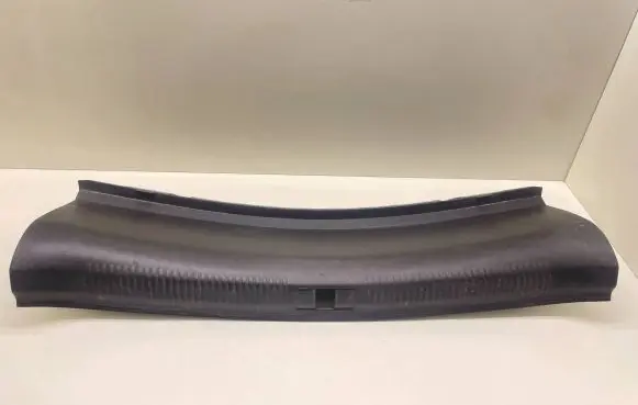 Trunk/boot sill cover protection