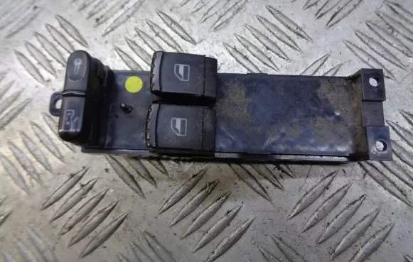 Seat Leon (1M) Front door window switch trim 1J3959857B