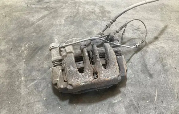 Mercedes-Benz Sprinter W906 Front brake caliper