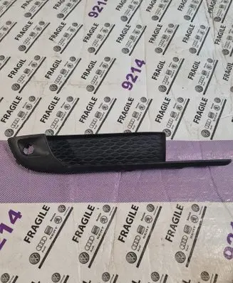 Porsche Macan (95B) Front bumper corner part panel trim 95B807824A