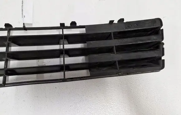 Suzuki Swift I Front bumper lower grill 71721-63J00