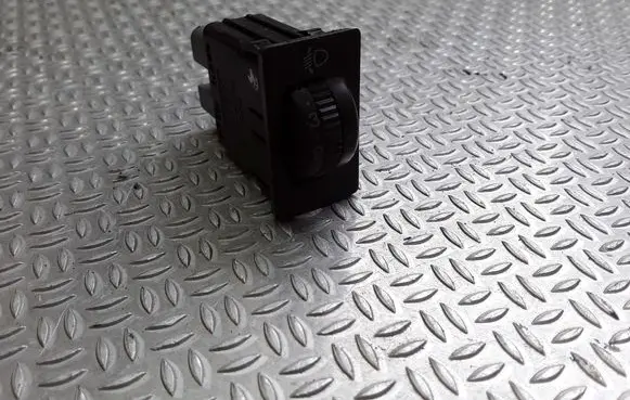 Toyota Avensis T220 Headlight level height control switch