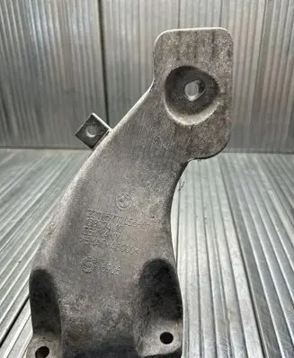 BMW 5 E60 E61 Engine mounting bracket 6777056 6906 AC46000