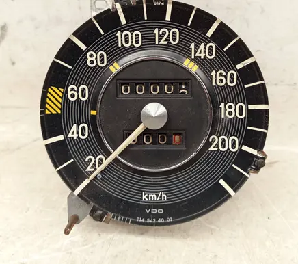 Speedometer (instrument cluster)