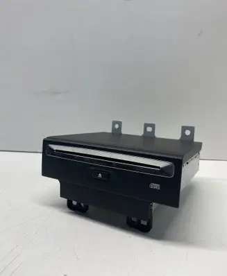 Volvo XC90 Radio/CD/DVD/GPS head unit P31374694 31421002 T51667256