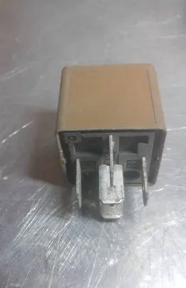 Opel Zafira A Other relay 90491314 V23134A52X237