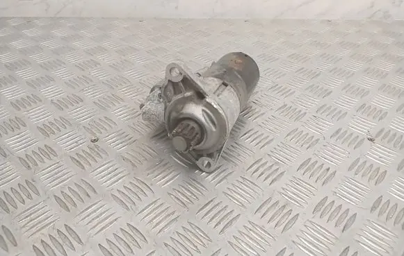 Volkswagen PASSAT B6 Starter motor 02E911023L