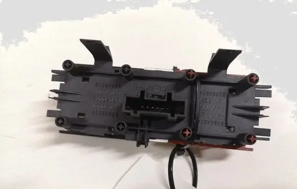 Renault Megane II Hazard light switch 8200407415 88040009