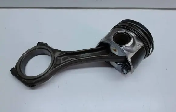 Audi A5 8T 8F Piston with connecting rod 0502094