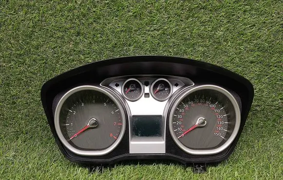 Ford Focus Speedometer (instrument cluster) 8V4T10849FK VP8V4F10849FK KUC21ZV8X