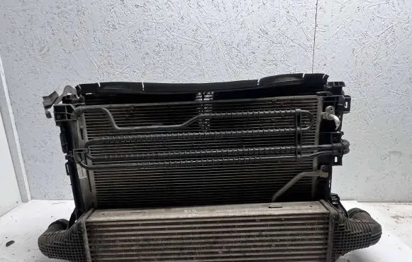 Mercedes-Benz E W212 Radiator set A2045000755