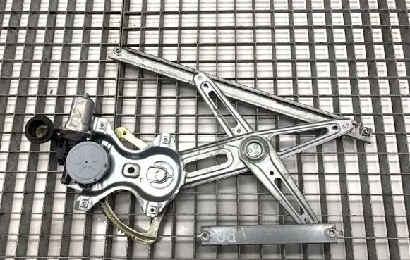 Toyota Corolla E140 E150 Front door window regulator with motor 857100D100