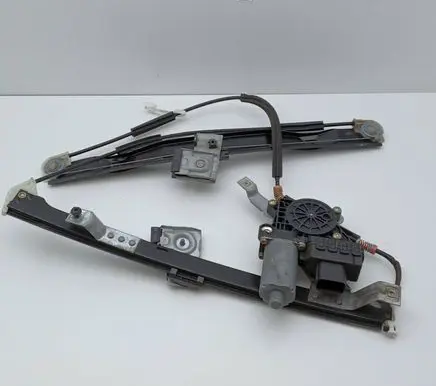 Ford Mondeo Mk III Front door window regulator with motor 0130821771
