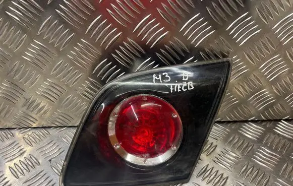 Mazda 3 I Tailgate rear/tail lights P2913R