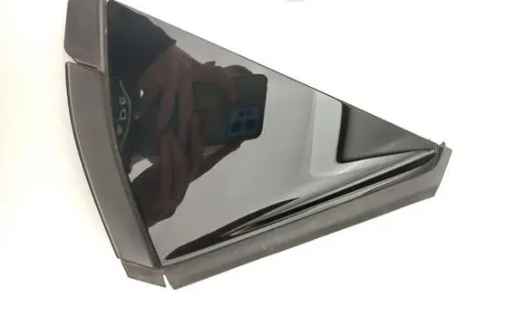 Chevrolet Corvette C8 Rear side window 84833121