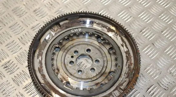 Volkswagen Golf VII Dual mass flywheel 04E105266