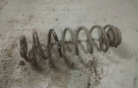Volkswagen Golf IV Rear coil spring