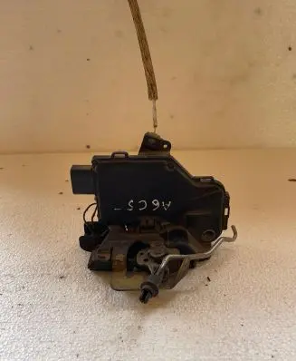 Audi A6 S6 C5 4B Front door lock 66306
