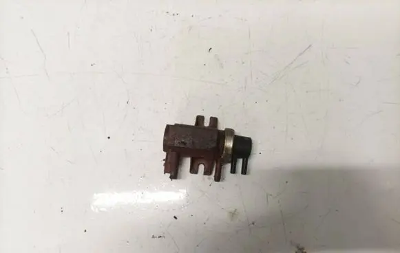 Mazda 3 I Turbo solenoid valve 9652570180 70071200