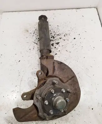 Suzuki Grand Vitara I Front wheel hub spindle knuckle