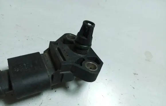 Audi A4 S4 B7 8E 8H Air pressure sensor 038906051C 0281002401 090129T2132A