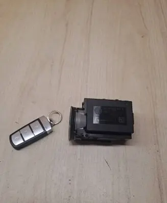 Volkswagen PASSAT B6 Ignition lock 3C0905843R 33303401 3147Q10S