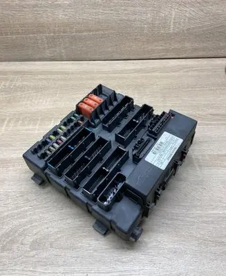 Opel Signum Fuse module 13112914 519049027