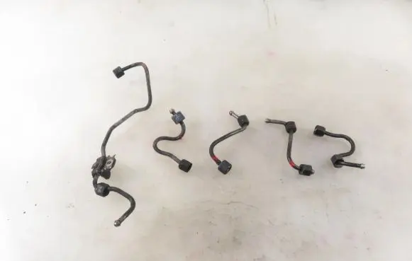 Peugeot Expert Fuel injector supply line/pipe 