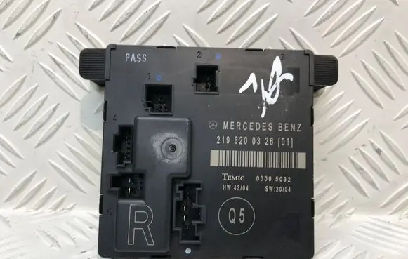 Mercedes-Benz CLS C219 Door control unit/module A2198200326
