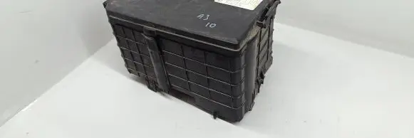Audi A3 S3 8P Battery box tray cover/lid 1K0915335B